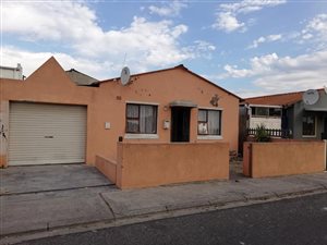 3 Bed House in Lentegeur