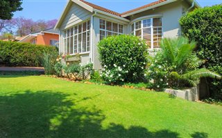 3 Bedroom House in Kensington