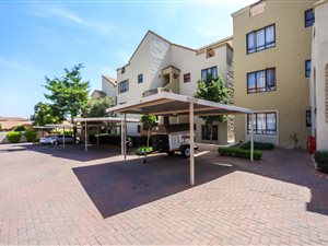 2 Bed Apartment in Douglasdale