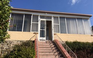 3 Bedroom House in Kensington