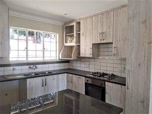 3 Bed Townhouse in Waterkloof Heights