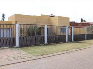 3 Bed House in Lenasia