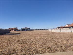 1050 m² Land available in Three Rivers East