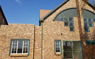 3 Bedroom Duplex in Lyttelton Manor