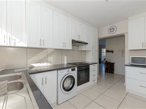 2 Bed Apartment in Kenilworth Upper