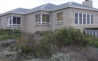4 Bedroom House in Pinnacle Point Golf Estate