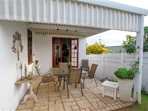 3 Bed Simplex in Sunningdale