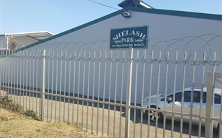322 m² Industrial space in Mkondeni