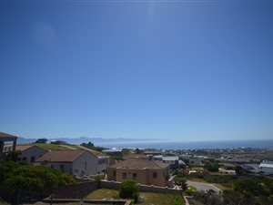 4 Bed House in Whale Rock Heights