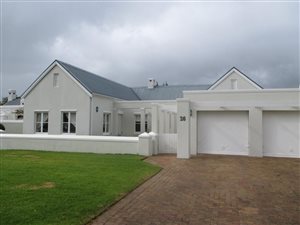 3 Bed House in Steenberg Golf Estate