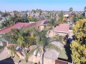 4 Bed House in Glen Marais