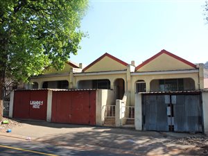 6 Bed House in Judiths Paarl