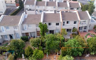 3 Bedroom Townhouse in Plumstead