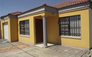 3 Bedroom House in Golden Gardens