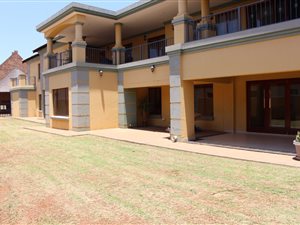 5 Bed House in Highveld