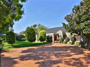 5 Bed House in Linden