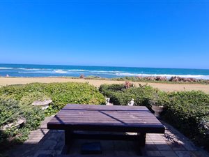 5 Bed Townhouse in Gonubie