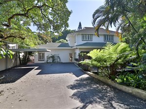 5 Bed House in Salt Rock