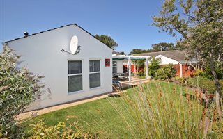 3 Bedroom House in Bergvliet