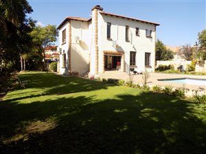 3 Bed House in Ruimsig Country Estate