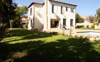 3 Bedroom House in Ruimsig Country Estate