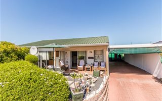 2 Bedroom House in Melkbosstrand