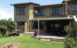 3 Bedroom Duplex in Pennington
