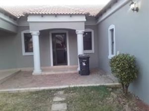 House in Doornpoort and surrounds
