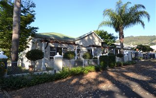5 Bedroom House in Paarl Central West