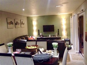 3 Bed Townhouse in Vanderbijlpark SW