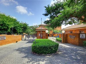 1 Bed Apartment in Honeydew Manor