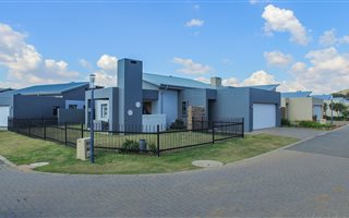 3 Bedroom Simplex in Eye of Africa