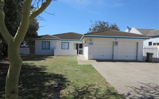 3 Bedroom House in Langebaan Country Estate