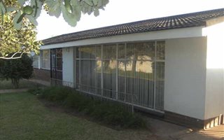 4 Bedroom House in Roosheuwel