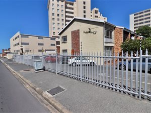 2 Bed Apartment in Strand South