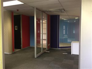 Commercial space in Epsom Downs