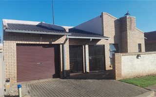 3 Bedroom House in Villa Liza