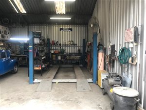 82 m² Industrial space in Mountain Ridge