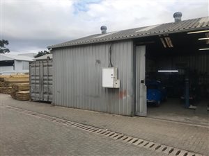 82 m² Industrial space in Mountain Ridge