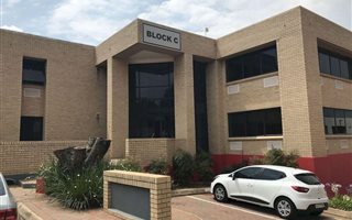 882 m² Commercial space in Morningside