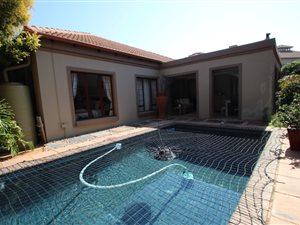 3 Bed House in Bronberg
