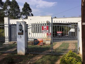 3 Bed House in Clarendon