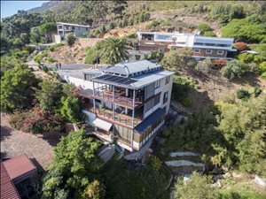 4 Bed House in Mountainside
