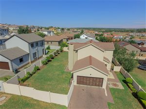 3 Bed House in Amberfield