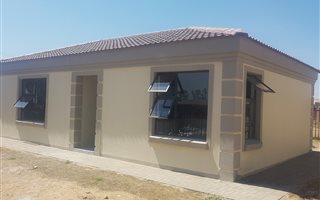 2 Bedroom House in Bloemspruit