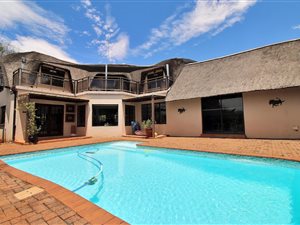 6 Bed House in Merrivale Heights