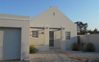 2 Bedroom House in Nuutgevonden