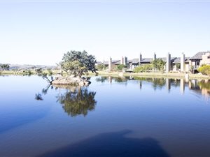 2 Bed Apartment in Oubaai and surrounds