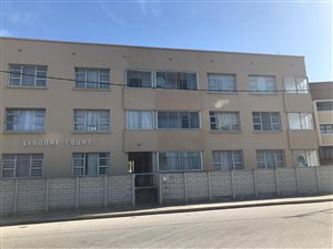 2 Bed Flat in North End