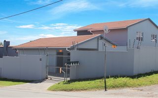 Commercial space in Bluff